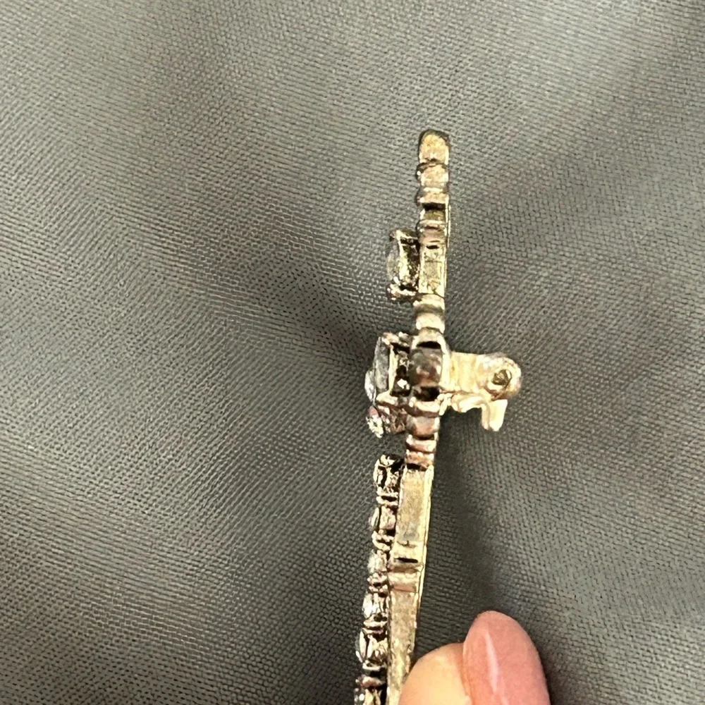 SOLD. Silver Cross CZ Pin Brooch - Picture 5 of 9